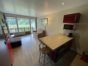 Studio avec balcon, cuisine équipée et Wi-Fi au Lioran - FR-1-787-70